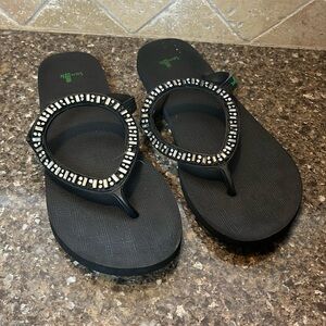 Sanuk flip flop